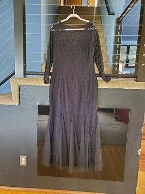Black Lace Long-Sleeve Mermaid Evening Dress